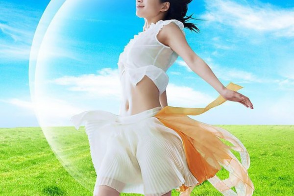 The bearer is a slim woman in a green skirt with a good face. She stepped on a silver flying magic weapon with a shape similar to a shell casing without a mount and asked, Who is Jiao Yi Jiao Gong?